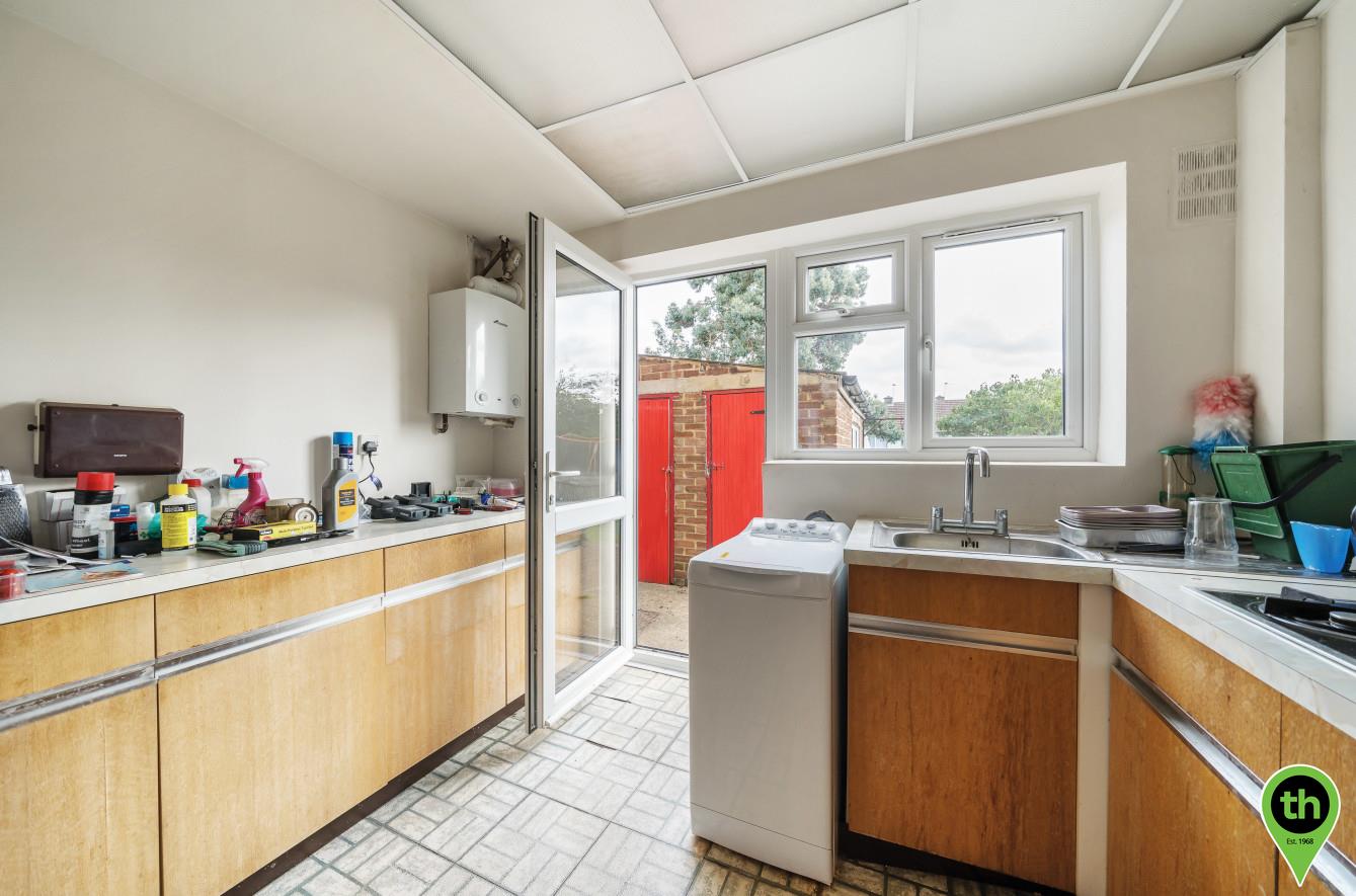 Fairmead Crescent, Edgware Taylor Hawkins